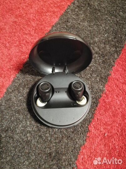 Беспроводные наушники jbl Free новые