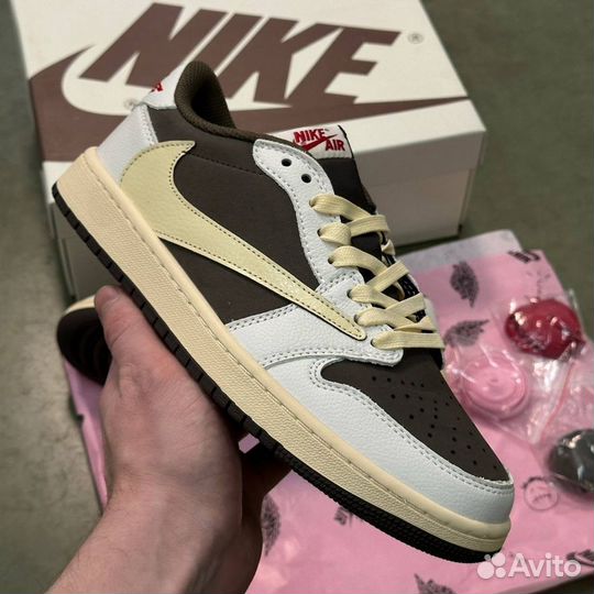 Travis Scott x Nike Air Jordan 1 Low OG Reverse Mo