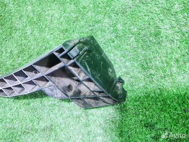 Кронштейн бампера заднего Suzuki Grand Vitara 2011