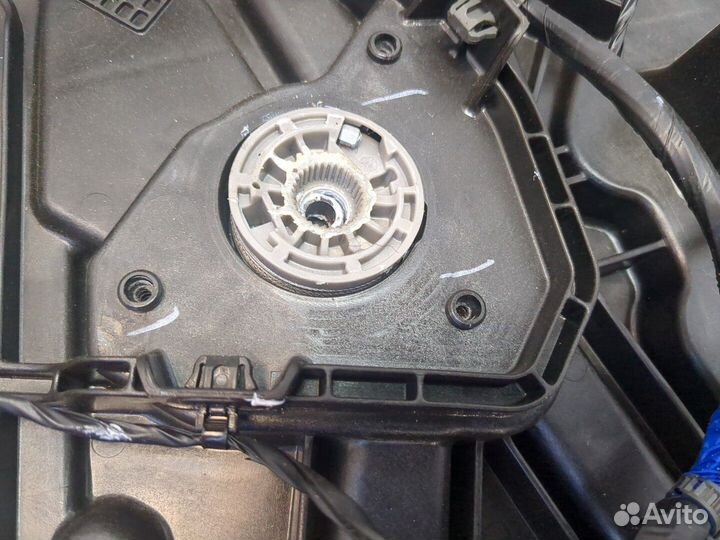 Стеклоподъемник электрический Hyundai Santa Fe 202