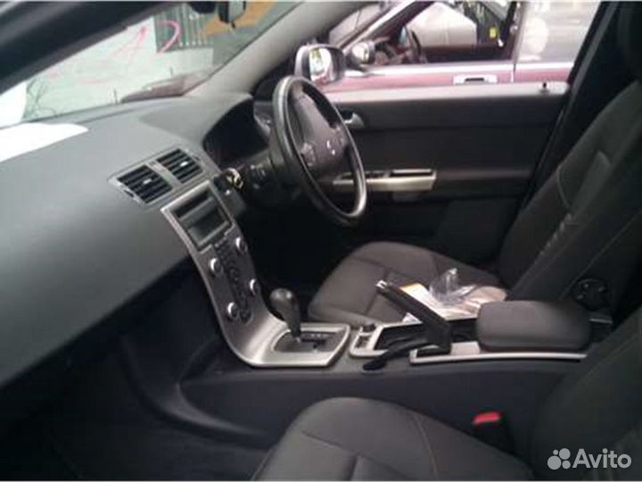 Разбор на запчасти Volvo V50
