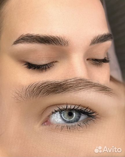 Аппаратное пудровое напыление бровей