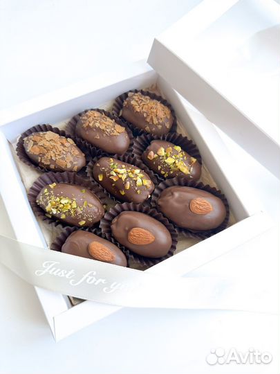 Королевские финики в бельгийском шоколаде.Торты