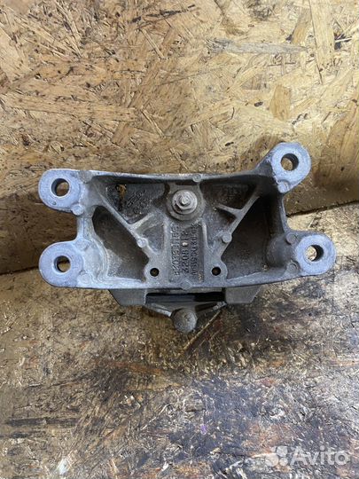 Подушка АКПП DGH CCW audi q5