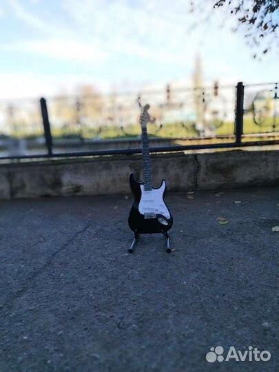 Электрогитара