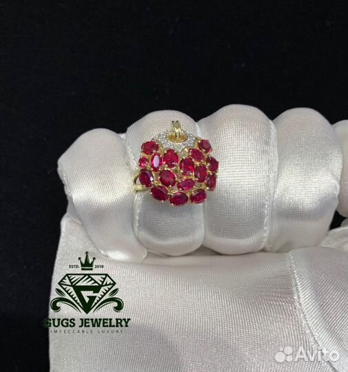 Роскошный комплект с бриллиантами и корундами