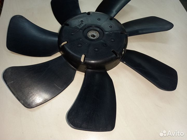 Винт правого вентилятора охлаждения мазда rx8