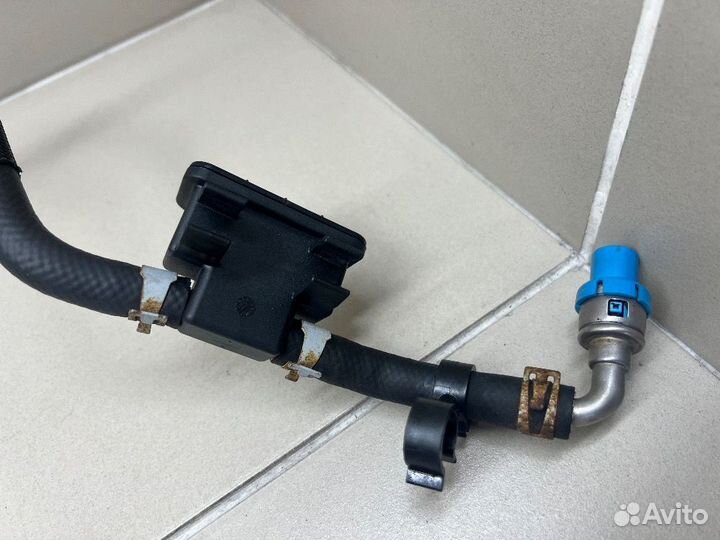 Клапан / топливная трубка VW Tiguan 1