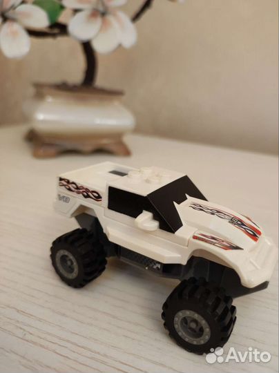 Машинка Lego конструктор