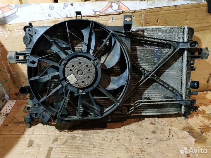 Радиатор двс Opel Astra H