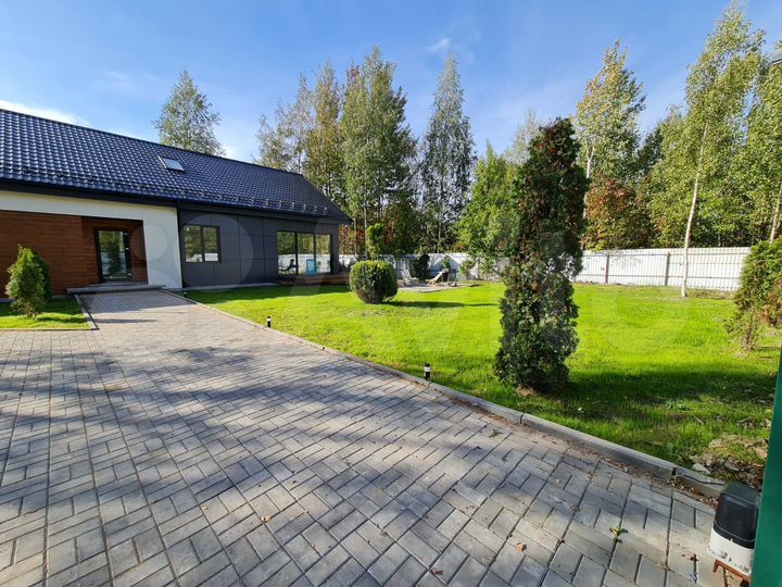 Дом 300 м² на участке 16 сот.