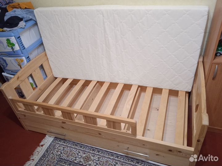 Детская кровать от 3 лет с бортиками и матрасом