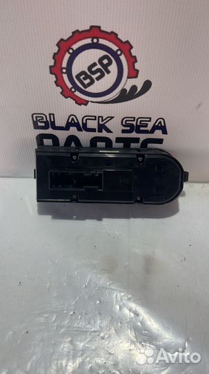 Блок управления стеклоподъемниками Opel Zafira B