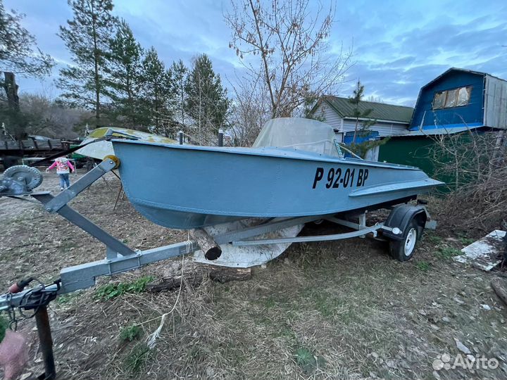 Лодка(казанка ) с мотором и прицепом