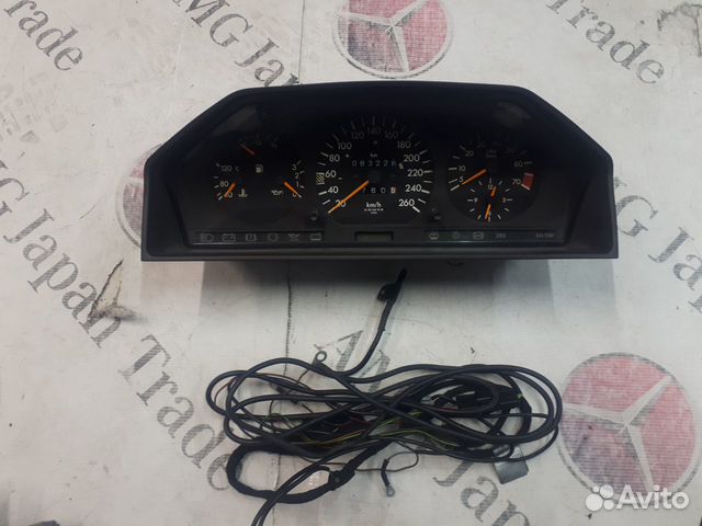 Приборная панель на Mercedes-Benz W124