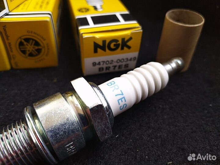 Оригинальная свеча зажигания Yamaha br7es