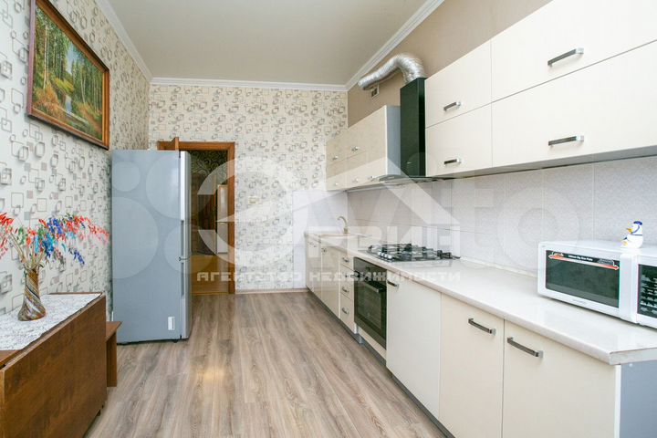 4-к. квартира, 121,7 м², 2/2 эт.