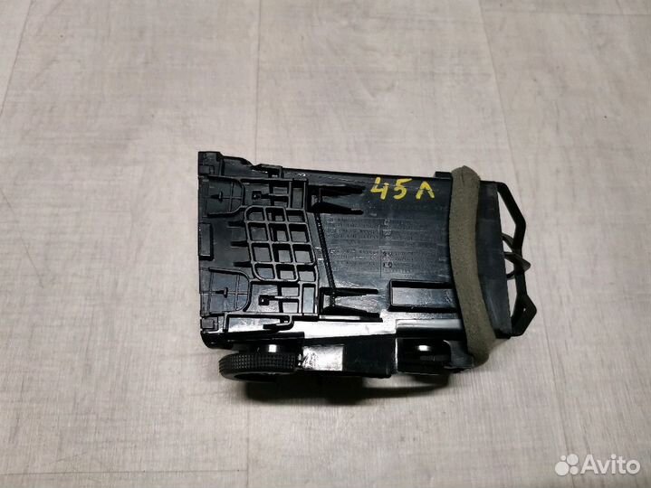 Дефлектор воздушный Nissan Tiida C11 1.6 HR16DE