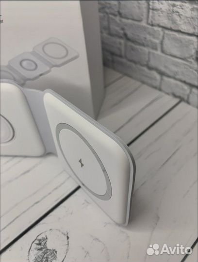 Беспроводная зарядка 3 в 1