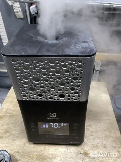 Увлажнитель Electrolux EHU-3710D