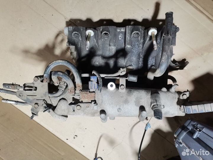 Коллектор впускной Nissan Almera Tino Primera 1.8