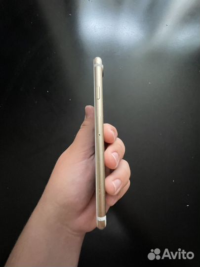 Телефон iPhone 7