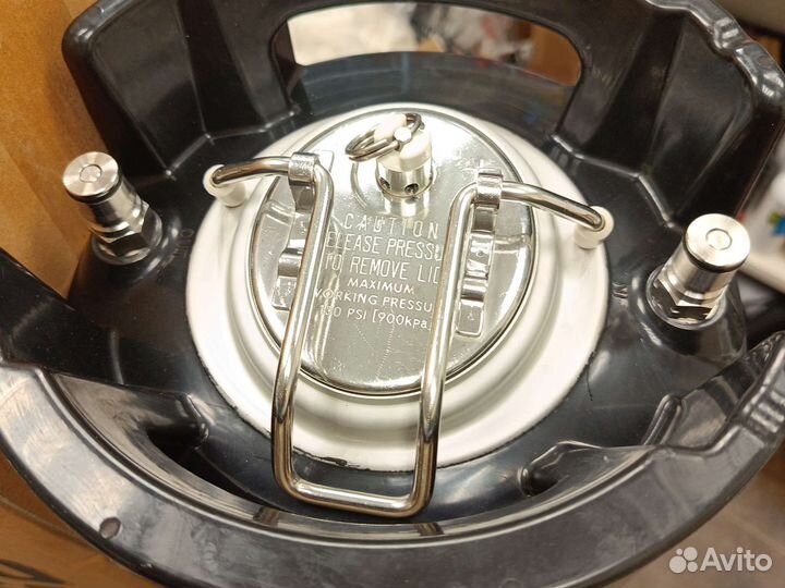 Кег Корнелиус с фитингами Балл Лок