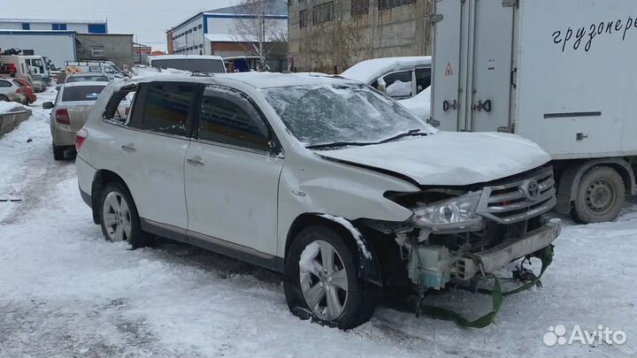 Замок двери задней правой Toyota Highlander 2 (XU4