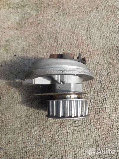 Помпа на Опель