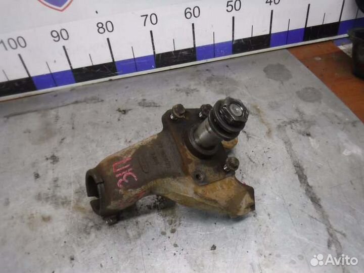 Кулак задний правый Ford Mondeo 2 1.6 1997