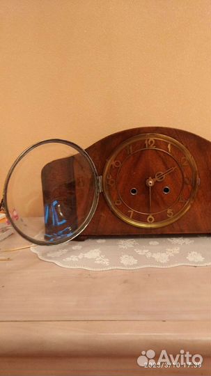 Каминные антикварные часы с ключом, Германия