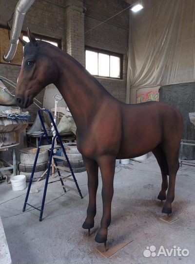 Лошадь Конь садовая фигура