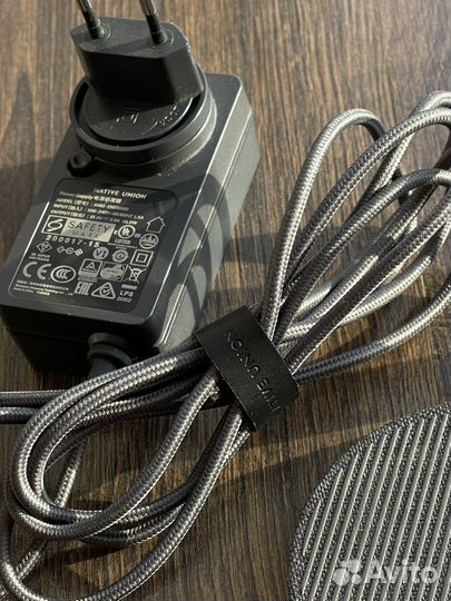 Беспроводная зарядка для iPhone 3 в 1