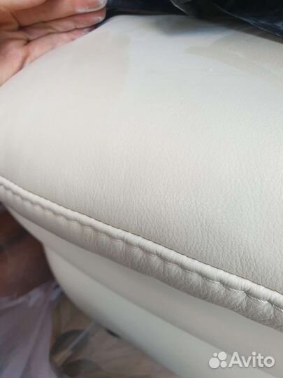 Белые кресла кожаные 2 шт