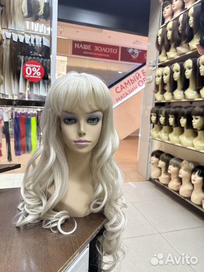 Парик волнистый искусственный