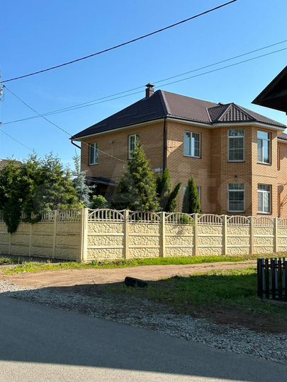 Дом 195 м² на участке 6 сот.