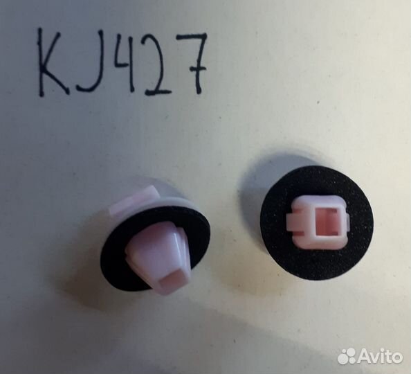 Клипса крепежная KJ427