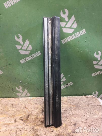 Накладка порога (внутренняя) Мерседес Бенз 210 Е