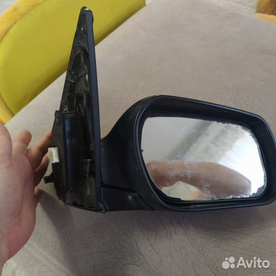 Боковое зеркало Мазда demio