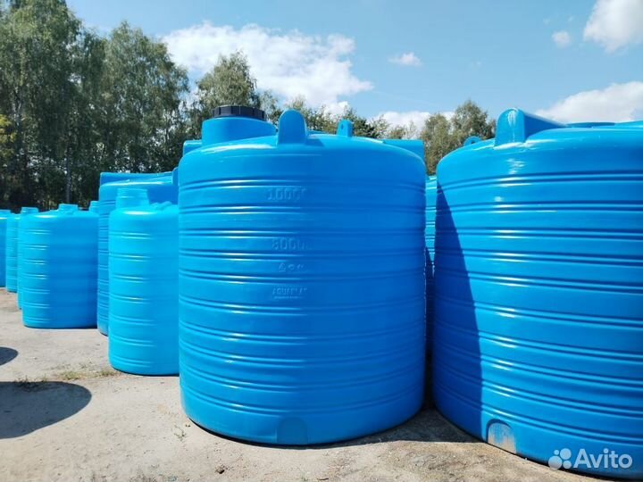 Пластиковая емкость