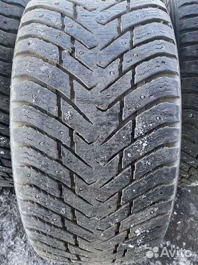 Nokian Tyres Hakkapeliitta 8 SUV 275/45 R21