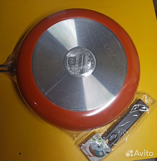 Сковороды 28 литой алюм, керамич с крыш. Новые