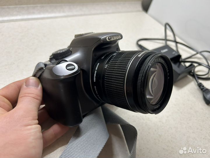 Зеркальный фотоаппарат canon 1100D KIT
