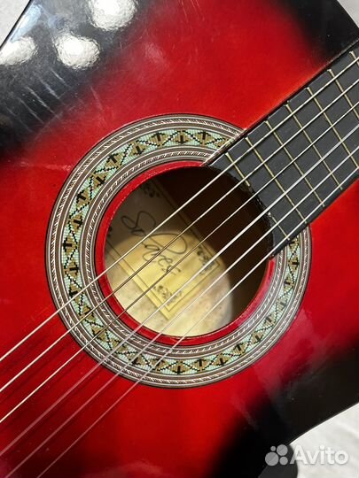 Акустическая гитара
