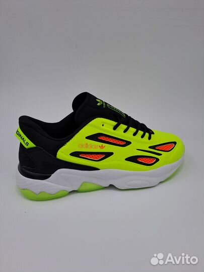 Кроссовки adidas ozweego