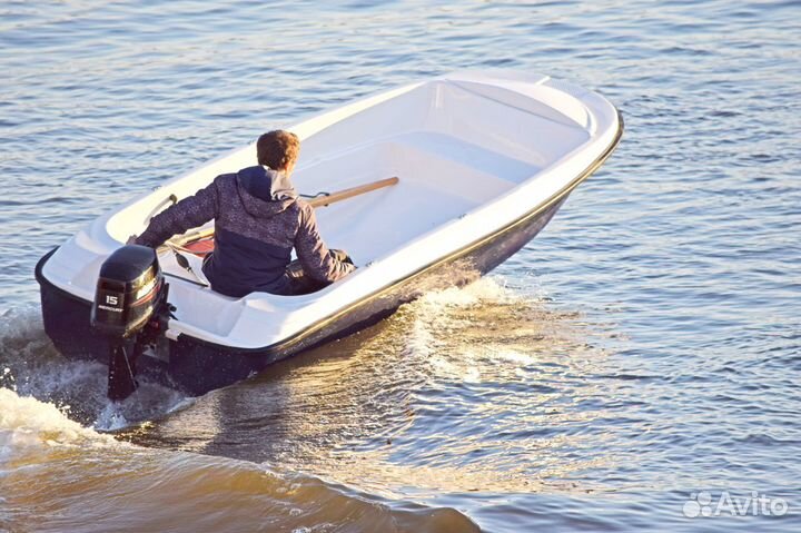 Моторная лодка Пингвин тримаран в наличии