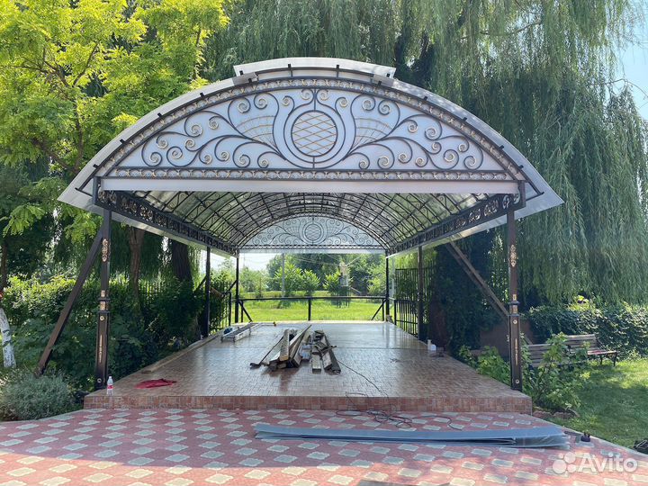 Навес из поликарбоната