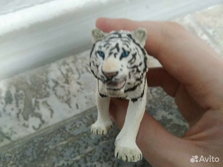 Игрушка белый тигр