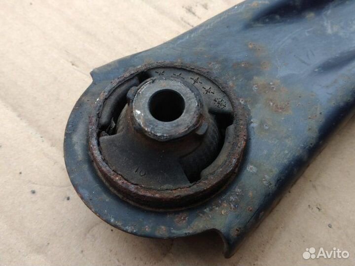 Рычаг подвески передний правый Nissan Qashqai Vi