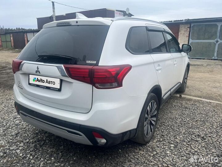 Mitsubishi Outlander 2.0 CVT, 2021, 54 000 км